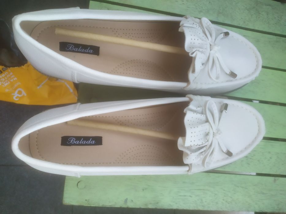 Piękne mokasyny beżowe ,skòra ,wygodne koturn 39/40