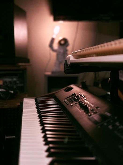 Aulas de música, guitarra, baixo, bateria, piano