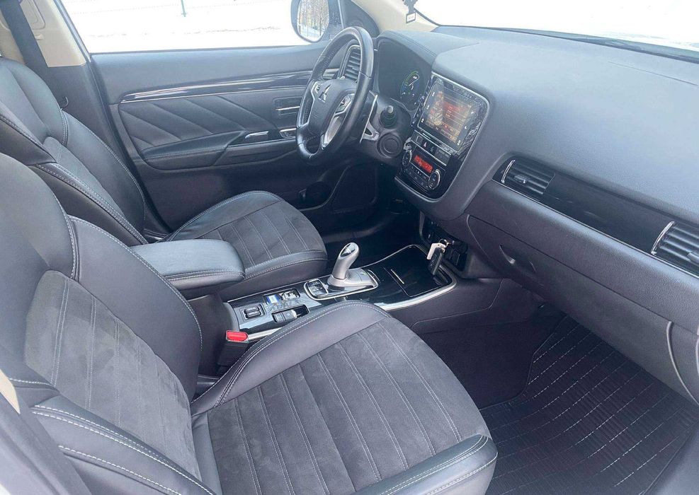 Mitsubishi Outlander, 2.4 l. Plug-in 2019