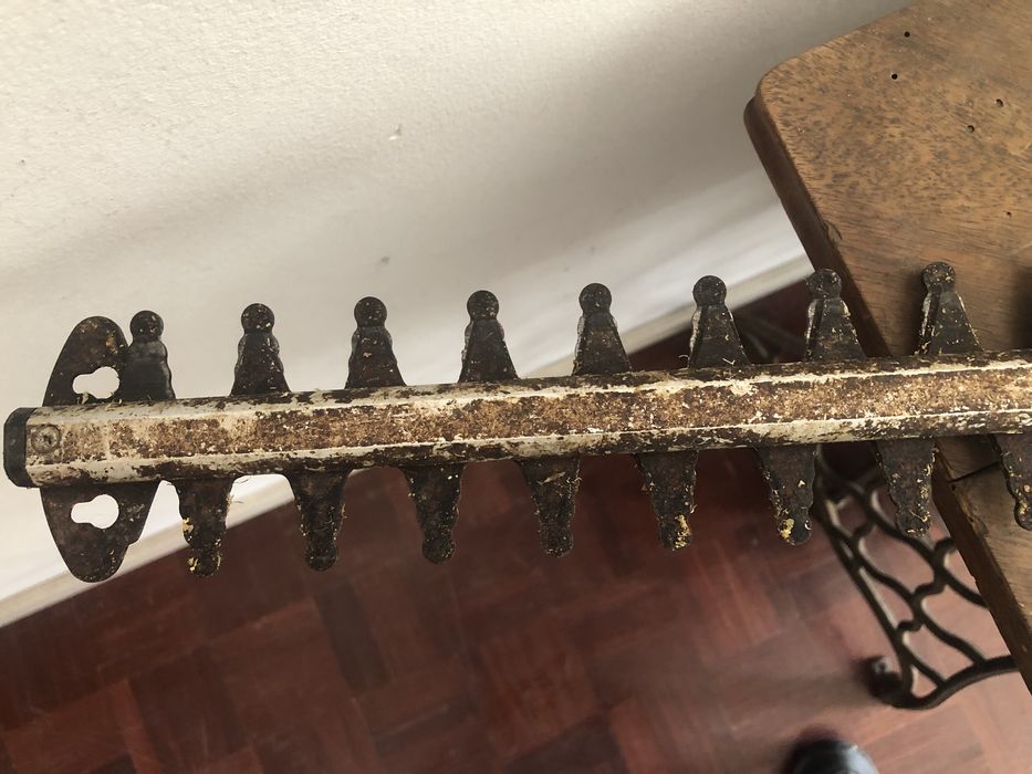 Serra eléctrica para jardim