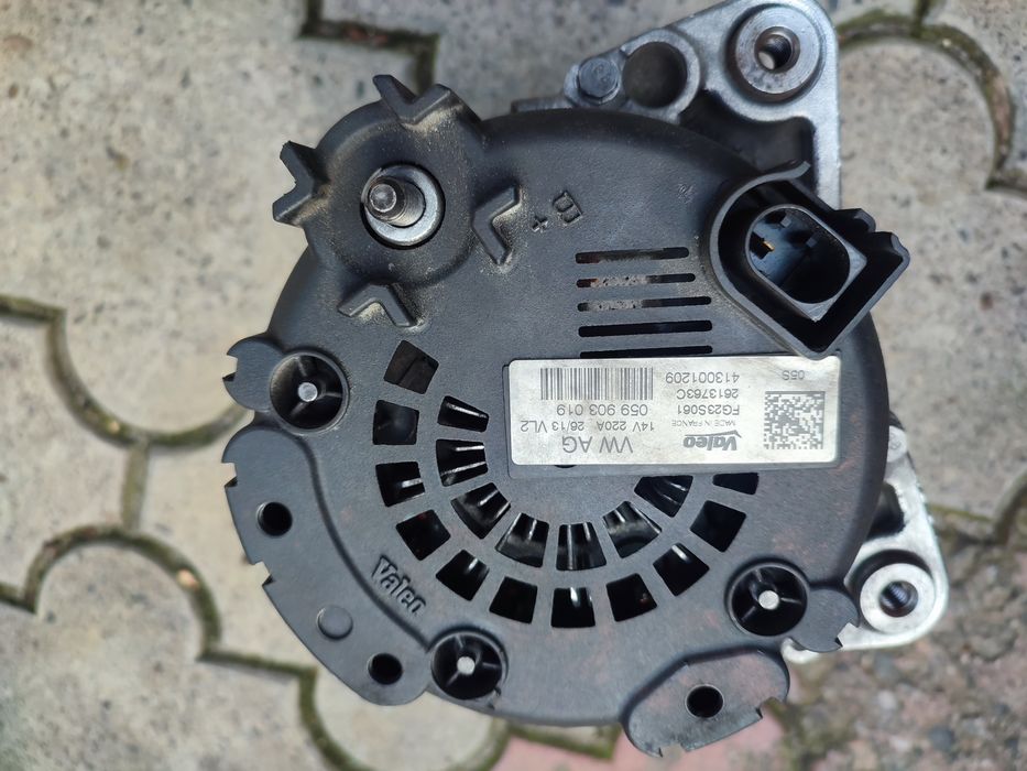 Генератор audi a6 c7 059903019  220a