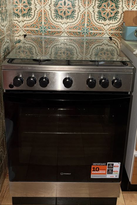 Fogao eletrico com pouco tempo de uso