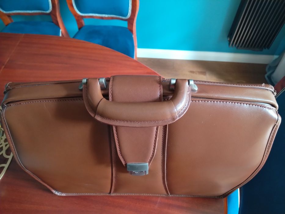 Aktówka skórzana McKlein brązowa na laptopa