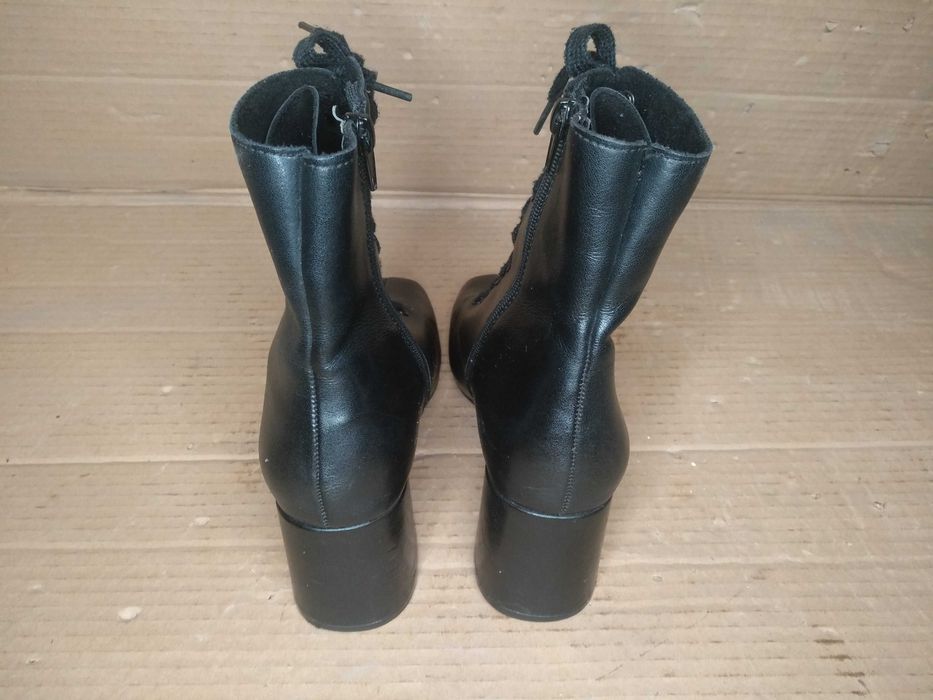 Ботильйони Sinsay чорні р. 38