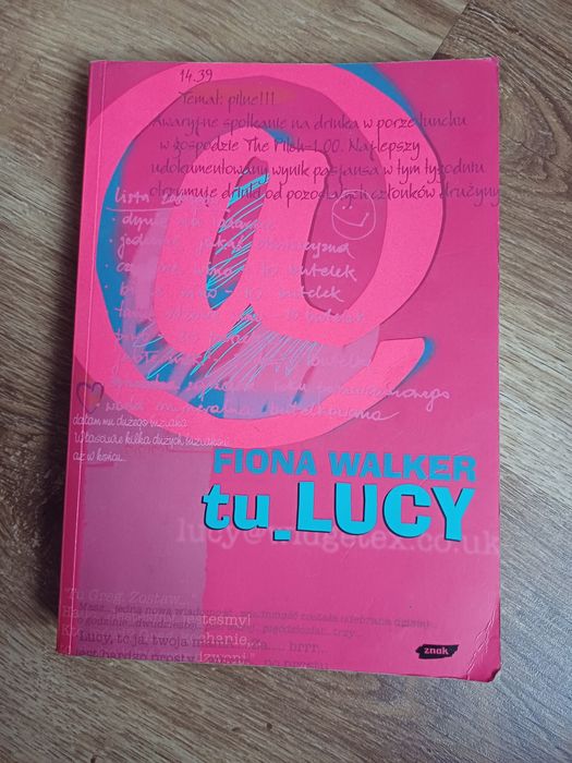 Książka Tu_LUCY.