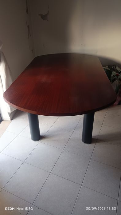 Vendo mesa com 2.de comp.e 1.10 de largura