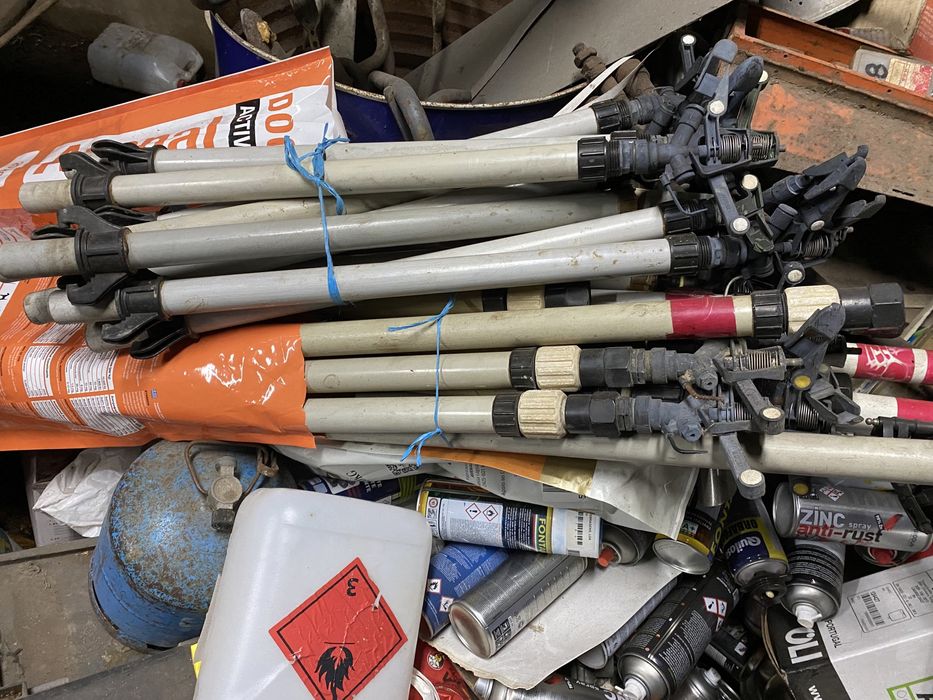 Aspersores e canos de rega