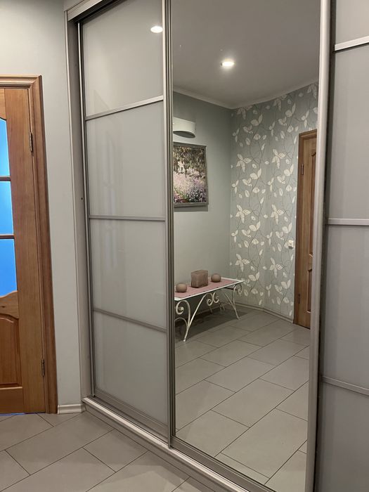 Продаж 2 кім. 65 кв.м Саперно-Слобідська 22