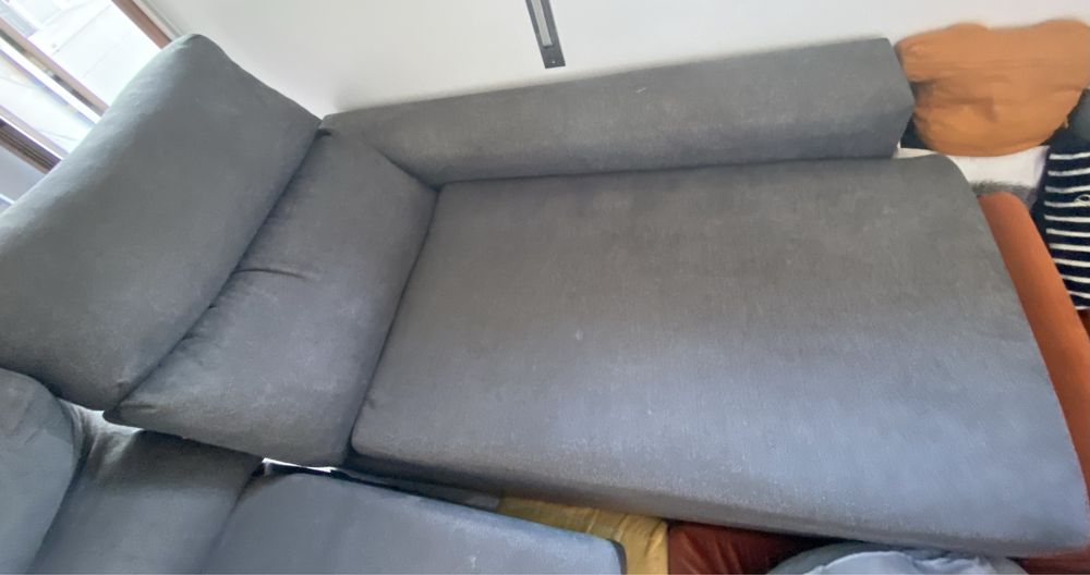 Sofá 2 lugares extensiveis+ chaise longue c/ arrumação em ótimo estado
