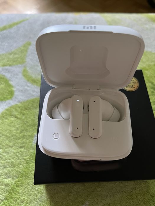 Продам наушники XIAOMI E18 Pro Bluetooth сенсорным экраном