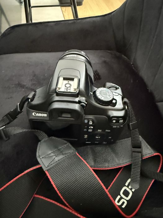Aparat Canon eso 1100d
