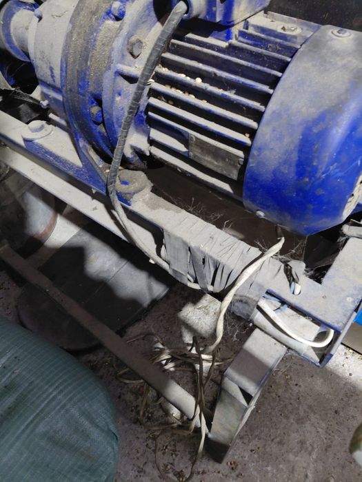 Маслопрес 220 холодного віджиму