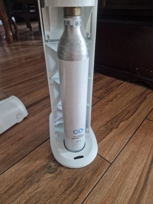 Saturator do gazowania wody Aqvia