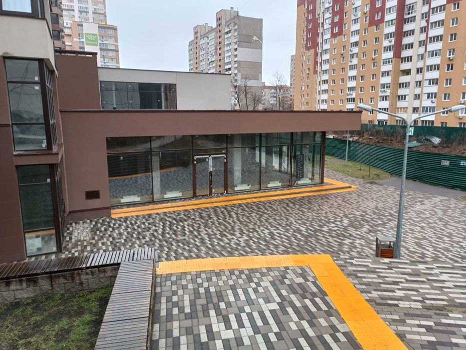 ЖК «Варшавський». Фасадне приміщення Open Space 116 м²