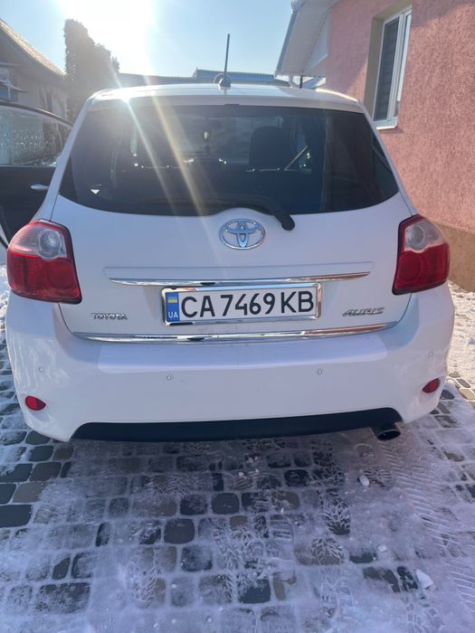 Toyota auris маш