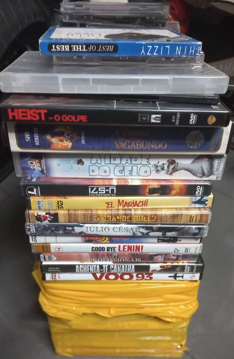 Cds, dvs diversos em bom estado, pack para desocupar