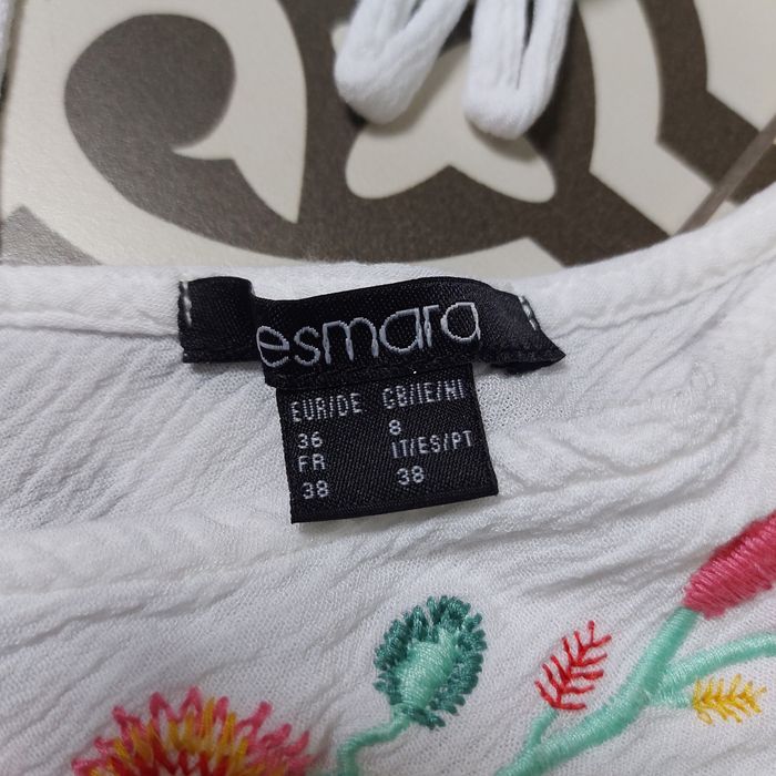 Zwiewna biała letnia sukienka z haftem z wiskozy rozmiar 36