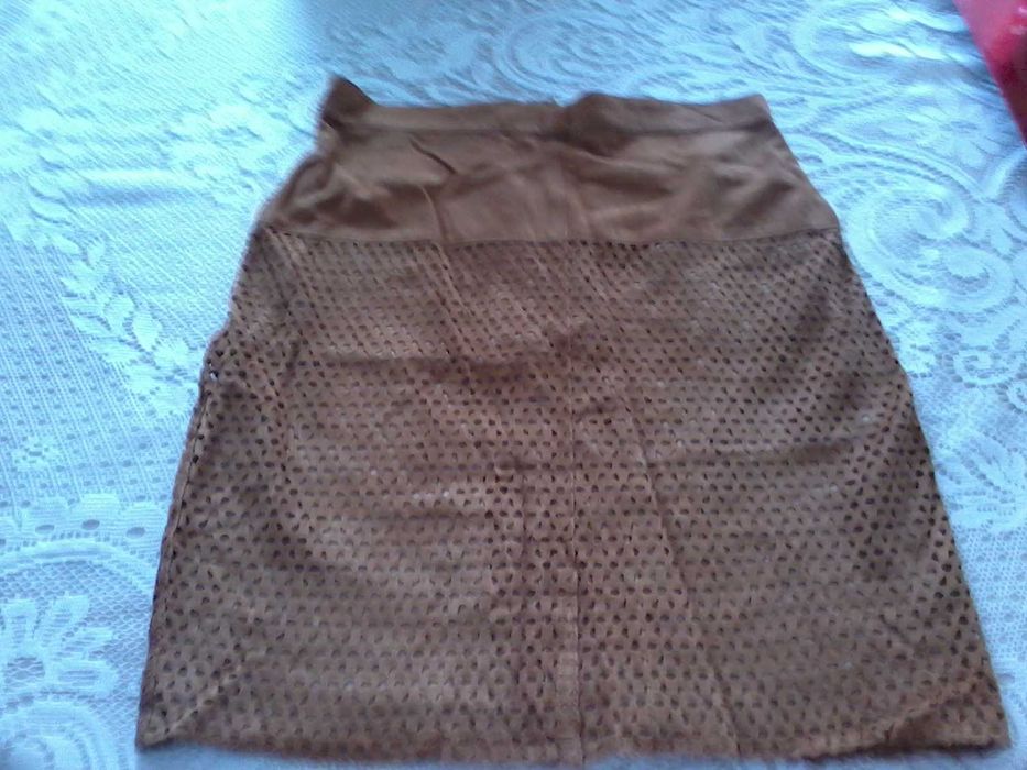 Mini-saia em camurça autêntica