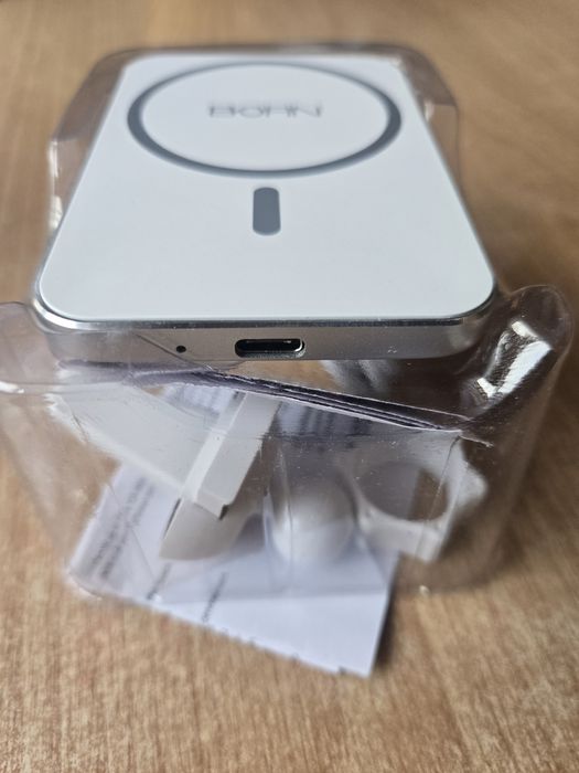 Magnetyczna ładowarka samochodowa