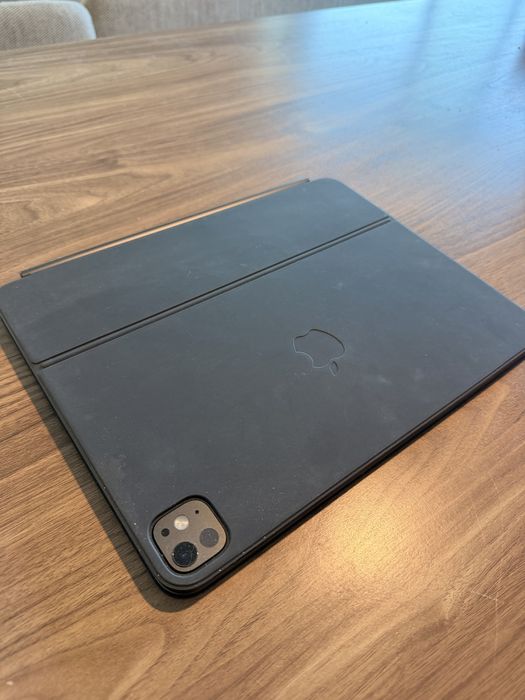 iPad Pro 13” M4 2TB Wi‑Fi + 5G + Magic Keyboard PT