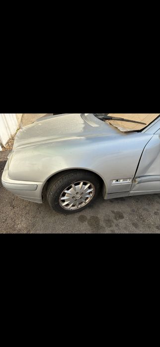 Capot Mercedes W210