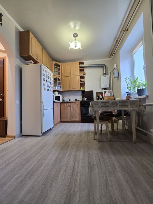 ПРОДАЖ 2-ох кім квартири в сталінкі (Критий ринок)