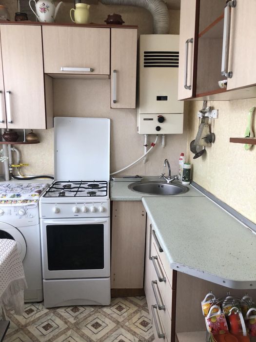 2 кімн.квартира в центрі ВАЛ/ вул.Воздвіженська/(роздільни кімнати)