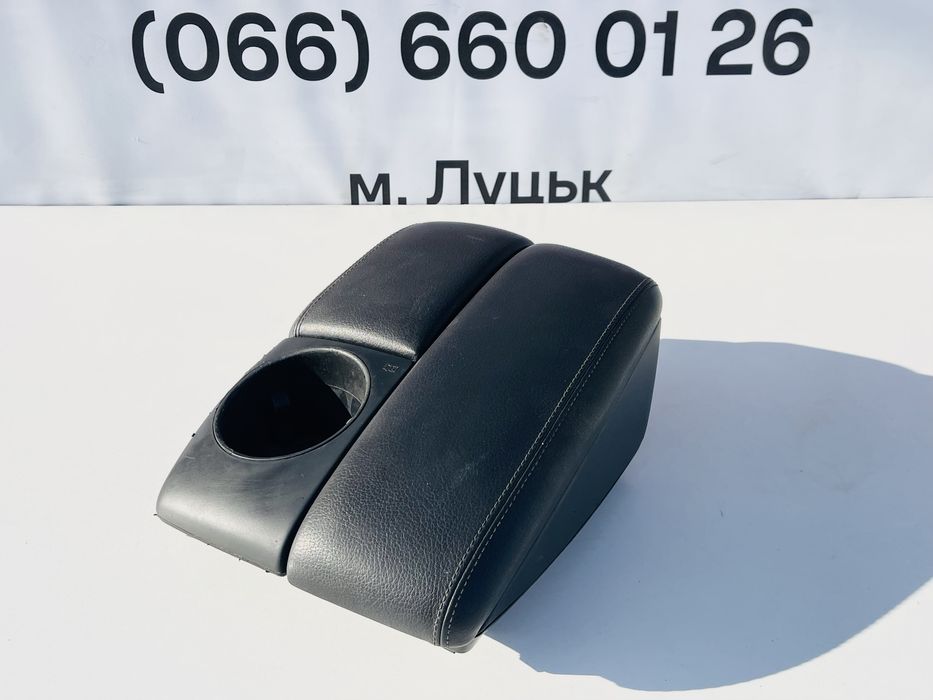 Підлокотник Audi Q7 4L Розборка Ауді Шрот