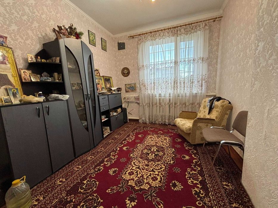 Продаж 2 поверхового будинку з гаражем і ділянкою, вул. Шевченка 15