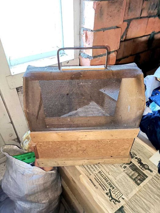 Продам: пасіку, вулики, бджоли, медогонку, інвентар до бджіл(комплект)