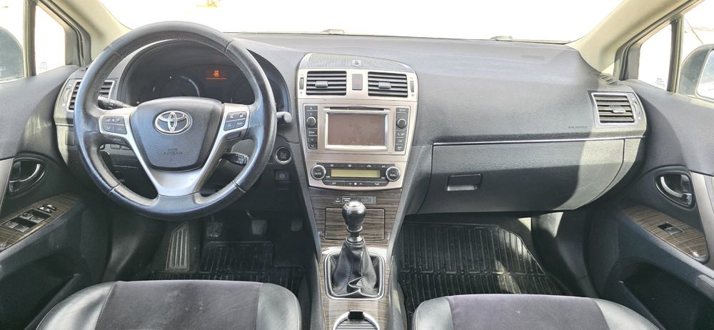 Toyota Avensis SW 2.0 D-4D Ano 2013 a diesel