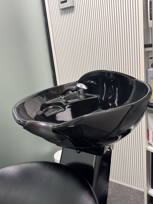 Продаю перукарську мийку Maletti