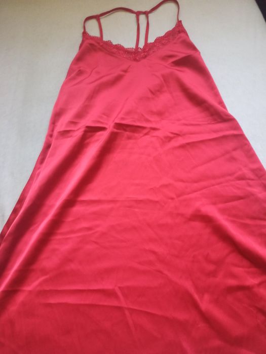 Koszulka nocna czerwona na ramiączka