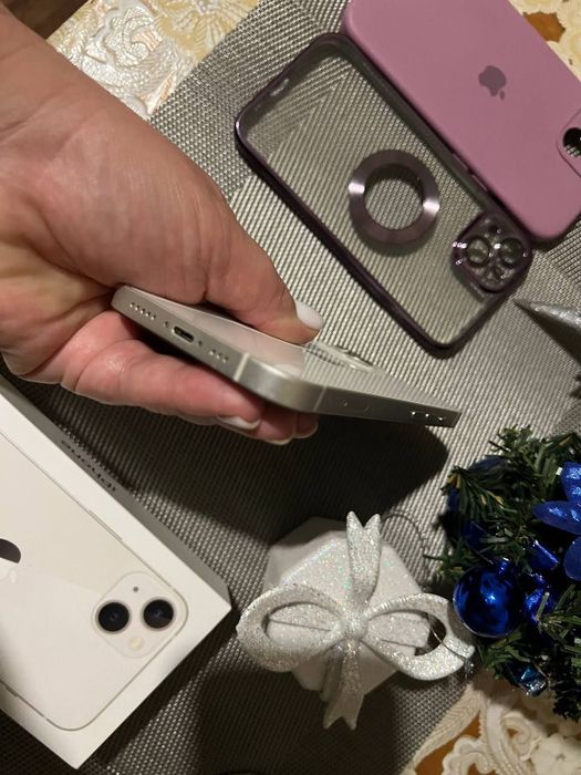 Продам Iphone 13  256gb