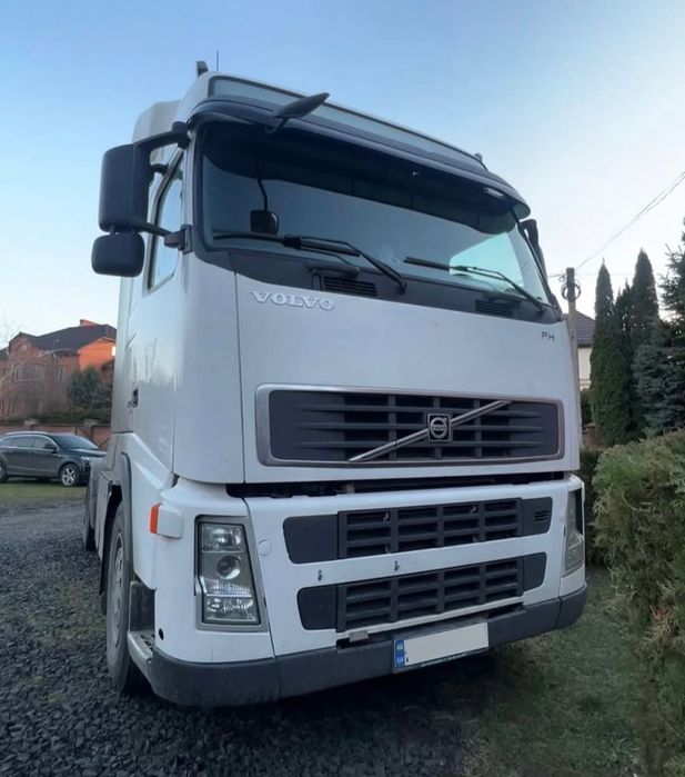 Лобове скло Volvo FH12 FH14 FH16 Лобовое стекло Вольво Установка Фура