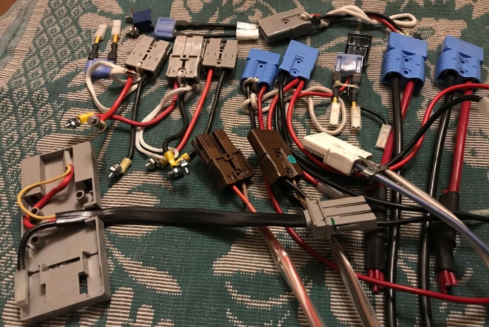 Разъём для UPS бесперебойника APC