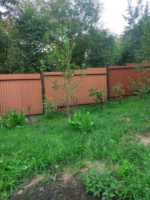 Продаж ділянки та дачного будинка біля комплесу Львівська Швейцарія