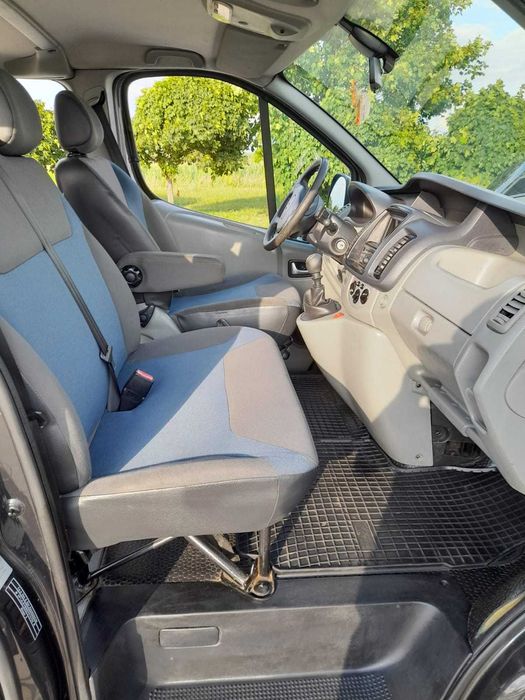 Renault Trafic Long 2.0 dci 115KM 9- osobowy