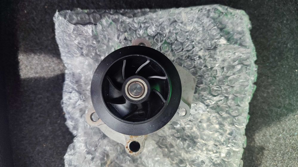 Продам комплект ГРМ+ помпа  до Б7 пасат універсал 2.0 дизель