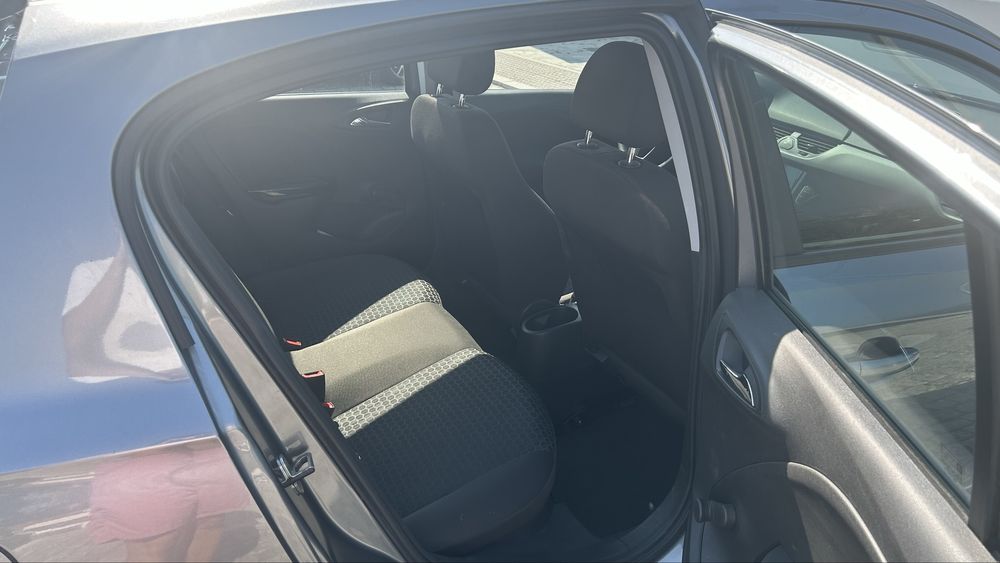 Opel Corsa 95cv 12/2017 com APPLECAR PLAY