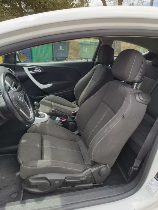 Opel Astra J GTC 1.7 CDTI