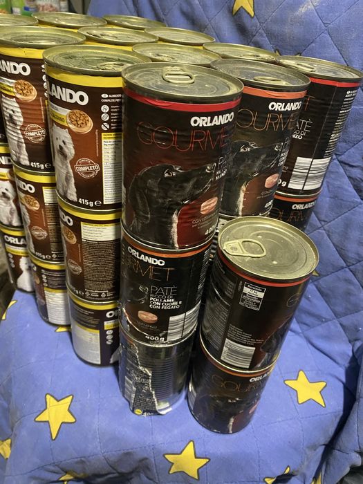 Різний вибір кормів для собак