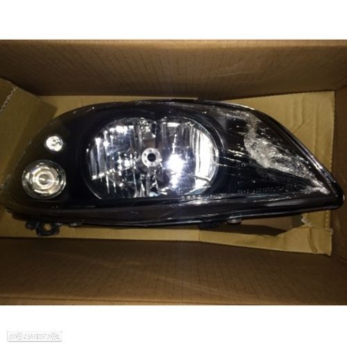 Farol Seat Ibiza modelo: 2002 até 2008 novo