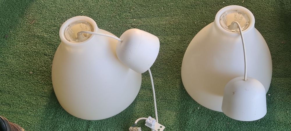 Os 2 candeeiros de tecto