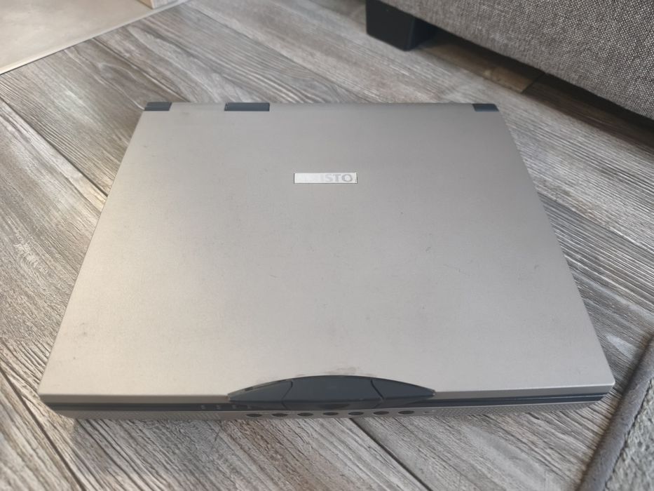 Stary laptop Aristo Sirion