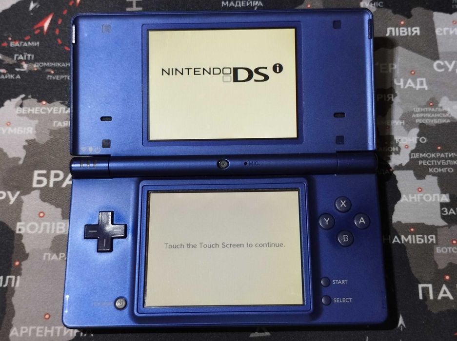 Nintendo DSi синього кольору