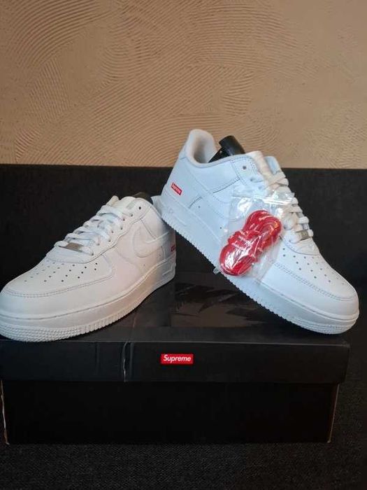 Nike Air Force 1 Low Supreme White R.42.5