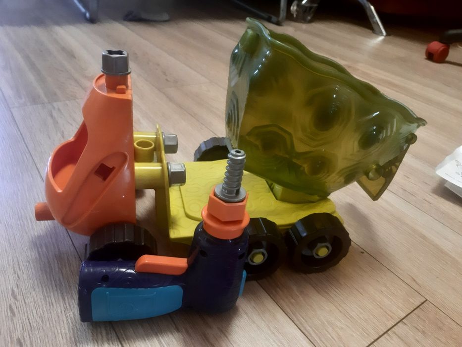 Самосвал-конструктор с дрелью