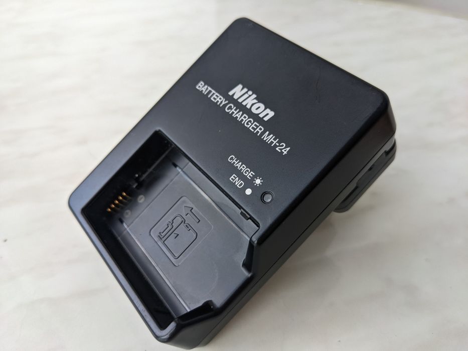 Nikon MH-24 зарядка зарядне (оригінал)