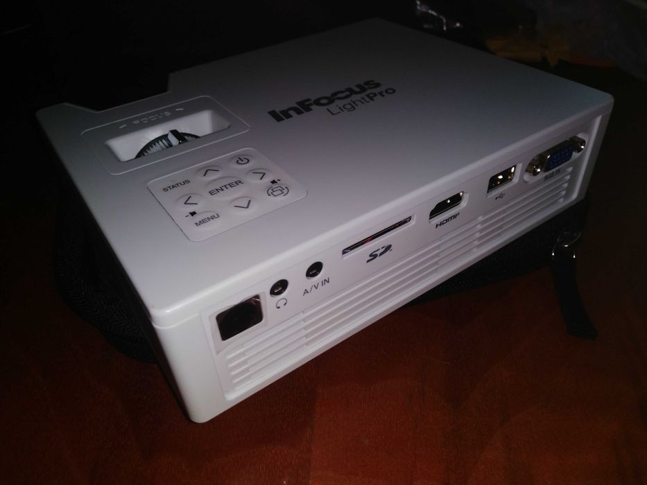 LED DLP HDMI HD проектор Infocus IN1146Pro: плеер, 1000 ANSI Lm, DC19V